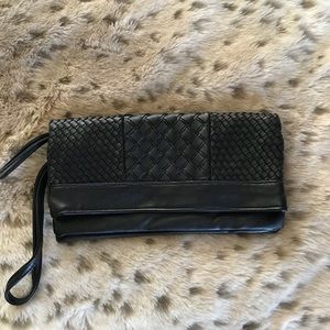 Black clutch